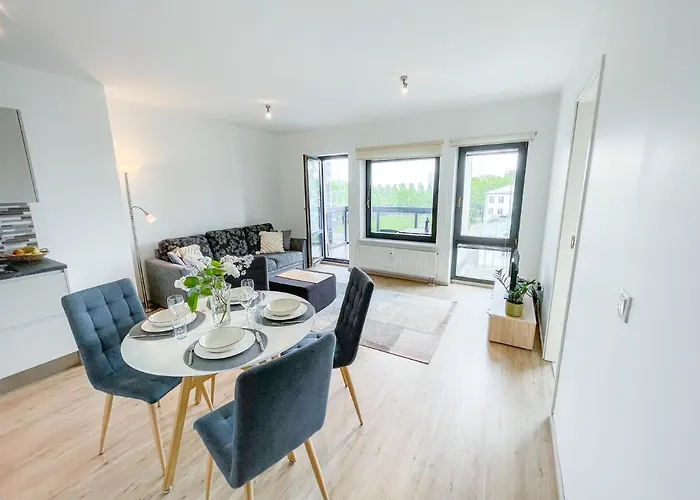 Side With A Balcony * بارنو