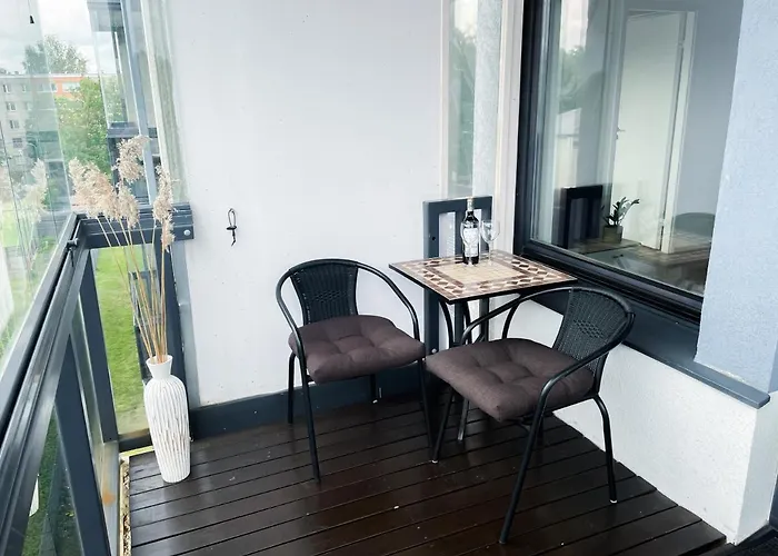 Side With A Balcony بارنو