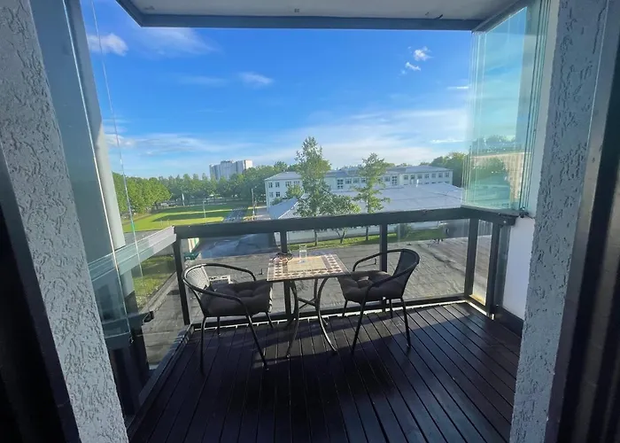 Side With A Balcony * بارنو